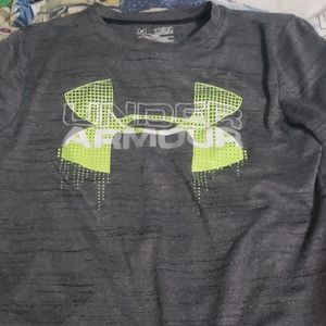 Under armor tshirt